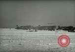 Immagine di Aria Yonpo evacuazione di base Yonpo Corea, 1950, secondo 23 filmato di repertorio 65675020744