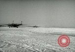 Immagine di Aria Yonpo evacuazione di base Yonpo Corea, 1950, secondo 57 filmato di repertorio 65675020744