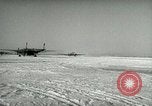 Immagine di Aria Yonpo evacuazione di base Yonpo Corea, 1950, secondo 58 filmato di repertorio 65675020744
