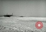 Immagine di Aria Yonpo evacuazione di base Yonpo Corea, 1950, secondo 61 filmato di repertorio 65675020744