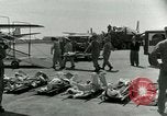 Immagine di Soldati feriti Tokyo Giappone, 1950, secondo 32 filmato di repertorio 65675020765