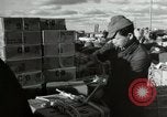 Immagine di Operai giapponese Chosin Corea del serbatoio, 1950, secondo 44 filmato di repertorio 65675020771