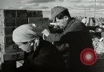Immagine di Operai giapponese Chosin Corea del serbatoio, 1950, secondo 49 filmato di repertorio 65675020771