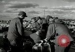 Immagine di Operai giapponese Chosin Corea del serbatoio, 1950, secondo 51 filmato di repertorio 65675020771
