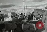 Immagine di Operai giapponese Chosin Corea del serbatoio, 1950, secondo 57 filmato di repertorio 65675020771