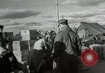 Immagine di Operai giapponese Chosin Corea del serbatoio, 1950, secondo 60 filmato di repertorio 65675020771