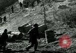 Immagine di Marmite può razioni alimentari nella guerra di Corea Corea, 1951, secondo 18 filmato di repertorio 65675020780