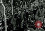 Immagine di Marmite può razioni alimentari nella guerra di Corea Corea, 1951, secondo 46 filmato di repertorio 65675020780