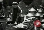 Standbild Frau Dynamite Berlin Deutschland, 1949, aus Sekunde 10 historischem Filmmaterial Videoclip 65675020789