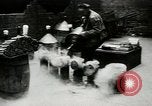 Standbild Frau Dynamite Berlin Deutschland, 1949, aus Sekunde 17 historischem Filmmaterial Videoclip 65675020789