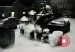 Standbild Frau Dynamite Berlin Deutschland, 1949, aus Sekunde 18 historischem Filmmaterial Videoclip 65675020789