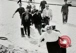 Standbild Frau Dynamite Berlin Deutschland, 1949, aus Sekunde 26 historischem Filmmaterial Videoclip 65675020789
