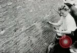 Standbild Frau Dynamite Berlin Deutschland, 1949, aus Sekunde 35 historischem Filmmaterial Videoclip 65675020789