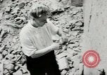 Standbild Frau Dynamite Berlin Deutschland, 1949, aus Sekunde 38 historischem Filmmaterial Videoclip 65675020789