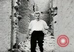 Standbild Frau Dynamite Berlin Deutschland, 1949, aus Sekunde 41 historischem Filmmaterial Videoclip 65675020789