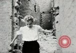 Standbild Frau Dynamite Berlin Deutschland, 1949, aus Sekunde 42 historischem Filmmaterial Videoclip 65675020789