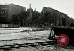 Standbild Frau Dynamite Berlin Deutschland, 1949, aus Sekunde 57 historischem Filmmaterial Videoclip 65675020789