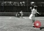 Image des femmes jouant All American Girls Baseball jeu Kenosha Wisconsin USA, 1949, de la seconde 15 séquences d'archives historiques vidéo 65675020790