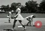 Image des femmes jouant All American Girls Baseball jeu Kenosha Wisconsin USA, 1949, de la seconde 22 séquences d'archives historiques vidéo 65675020790
