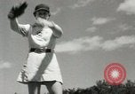 Image des femmes jouant All American Girls Baseball jeu Kenosha Wisconsin USA, 1949, de la seconde 26 séquences d'archives historiques vidéo 65675020790