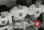 Image des femmes jouant All American Girls Baseball jeu Kenosha Wisconsin USA, 1949, de la seconde 41 séquences d'archives historiques vidéo 65675020790