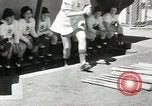Image des femmes jouant All American Girls Baseball jeu Kenosha Wisconsin USA, 1949, de la seconde 48 séquences d'archives historiques vidéo 65675020790