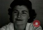 Image des femmes jouant All American Girls Baseball jeu Kenosha Wisconsin USA, 1949, de la seconde 59 séquences d'archives historiques vidéo 65675020790