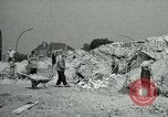 Image Nettoyage de briques Berlin Allemagne, 1955, de la seconde 33 séquences d'archives historiques vidéo 65675020796