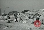 Image Nettoyage de briques Berlin Allemagne, 1955, de la seconde 35 séquences d'archives historiques vidéo 65675020796