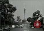 Standbild Siegessaule Berlin Deutschland, 1955, aus Sekunde 3 historischem Filmmaterial Videoclip 65675020797