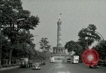 Standbild Siegessaule Berlin Deutschland, 1955, aus Sekunde 13 historischem Filmmaterial Videoclip 65675020797