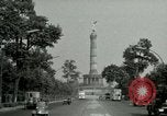 Standbild Siegessaule Berlin Deutschland, 1955, aus Sekunde 14 historischem Filmmaterial Videoclip 65675020797