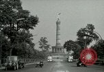 Standbild Siegessaule Berlin Deutschland, 1955, aus Sekunde 16 historischem Filmmaterial Videoclip 65675020797