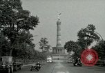 Standbild Siegessaule Berlin Deutschland, 1955, aus Sekunde 17 historischem Filmmaterial Videoclip 65675020797