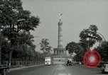 Standbild Siegessaule Berlin Deutschland, 1955, aus Sekunde 20 historischem Filmmaterial Videoclip 65675020797