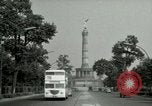 Standbild Siegessaule Berlin Deutschland, 1955, aus Sekunde 27 historischem Filmmaterial Videoclip 65675020797