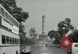 Standbild Siegessaule Berlin Deutschland, 1955, aus Sekunde 30 historischem Filmmaterial Videoclip 65675020797