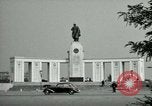 Standbild Siegessaule Berlin Deutschland, 1955, aus Sekunde 48 historischem Filmmaterial Videoclip 65675020797