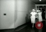 Standbild Bluttransfusion New York United States USA, 1948, aus Sekunde 10 historischem Filmmaterial Videoclip 65675020835