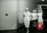 Standbild Bluttransfusion New York United States USA, 1948, aus Sekunde 12 historischem Filmmaterial Videoclip 65675020835