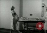 Standbild Bluttransfusion New York United States USA, 1948, aus Sekunde 14 historischem Filmmaterial Videoclip 65675020835