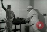 Standbild Bluttransfusion New York United States USA, 1948, aus Sekunde 33 historischem Filmmaterial Videoclip 65675020835