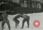 Standbild whaler Herman Saint Lawrence Island Alaska USA, 1915, aus Sekunde 57 historischem Filmmaterial Videoclip 65675020842