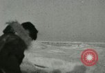 Standbild Walross Jagd Saint Lawrence Island Alaska USA, 1915, aus Sekunde 62 historischem Filmmaterial Videoclip 65675020844