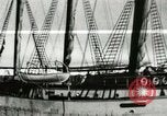 Standbild Captain Pedersen von Whaler Herman Trades mit Eskimos Indian Point Alaska USA, 1915, aus Sekunde 12 historischem Filmmaterial Videoclip 65675020846