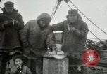 Standbild Captain Pedersen von Whaler Herman Trades mit Eskimos Indian Point Alaska USA, 1915, aus Sekunde 24 historischem Filmmaterial Videoclip 65675020846