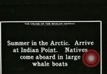 Standbild Captain Pedersen von Whaler Herman Trades mit Eskimos Indian Point Alaska USA, 1915, aus Sekunde 34 historischem Filmmaterial Videoclip 65675020846