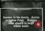 Standbild Captain Pedersen von Whaler Herman Trades mit Eskimos Indian Point Alaska USA, 1915, aus Sekunde 38 historischem Filmmaterial Videoclip 65675020846