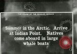Standbild Captain Pedersen von Whaler Herman Trades mit Eskimos Indian Point Alaska USA, 1915, aus Sekunde 43 historischem Filmmaterial Videoclip 65675020846