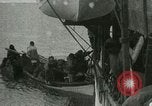 Standbild Captain Pedersen von Whaler Herman Trades mit Eskimos Indian Point Alaska USA, 1915, aus Sekunde 49 historischem Filmmaterial Videoclip 65675020846